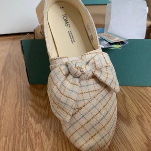 NWT TOMS Alpargata Checkered Bow (size 7)
